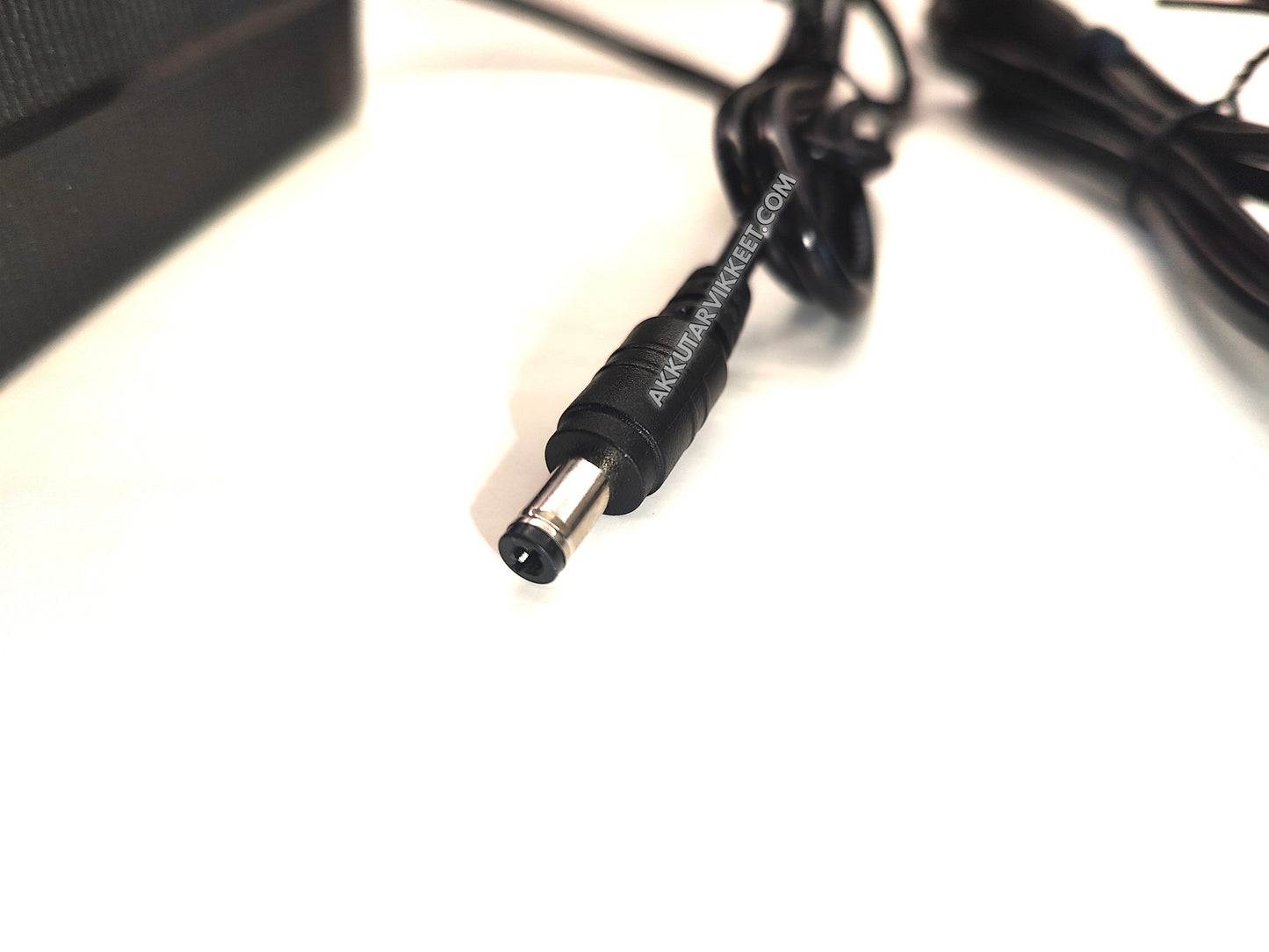 60V 2A Akkulaturi