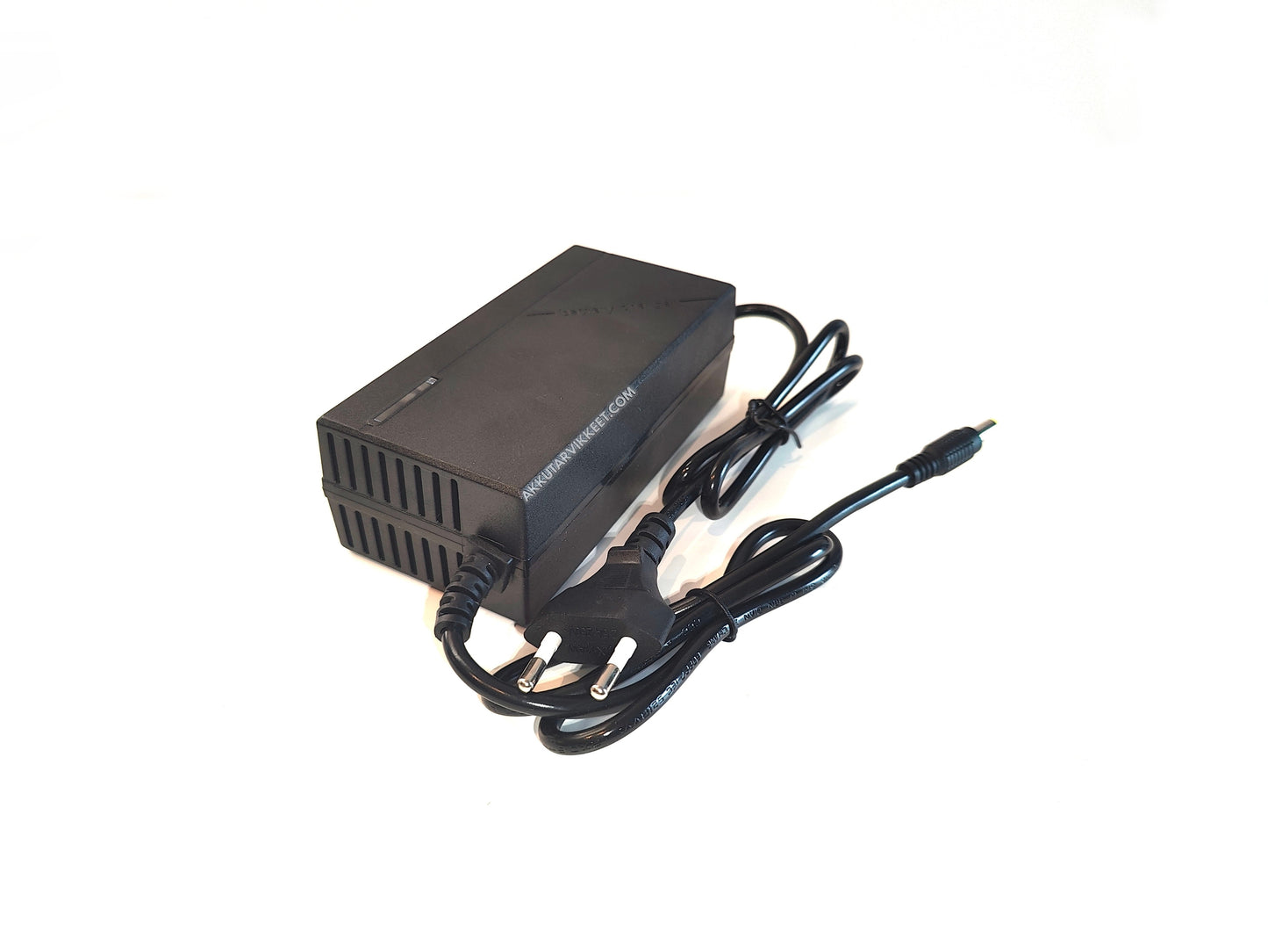 12V 2A Akkulaturi